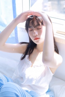 亲嘴伸进内衣揉胸口激烈视频